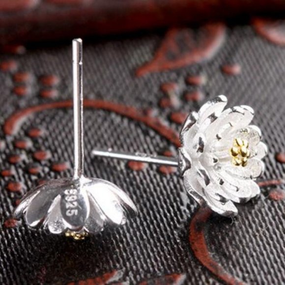 NEW 925 Sterling Silver Lotus Flower Stud Earrings - Picture 3 of 8